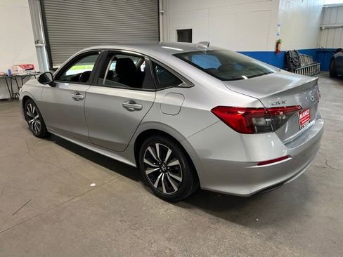 Used 2023 Honda Civic EX image 5