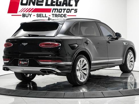 Used 2023 Bentley Bentayga Extended Wheelbase AWD/4WD image 8