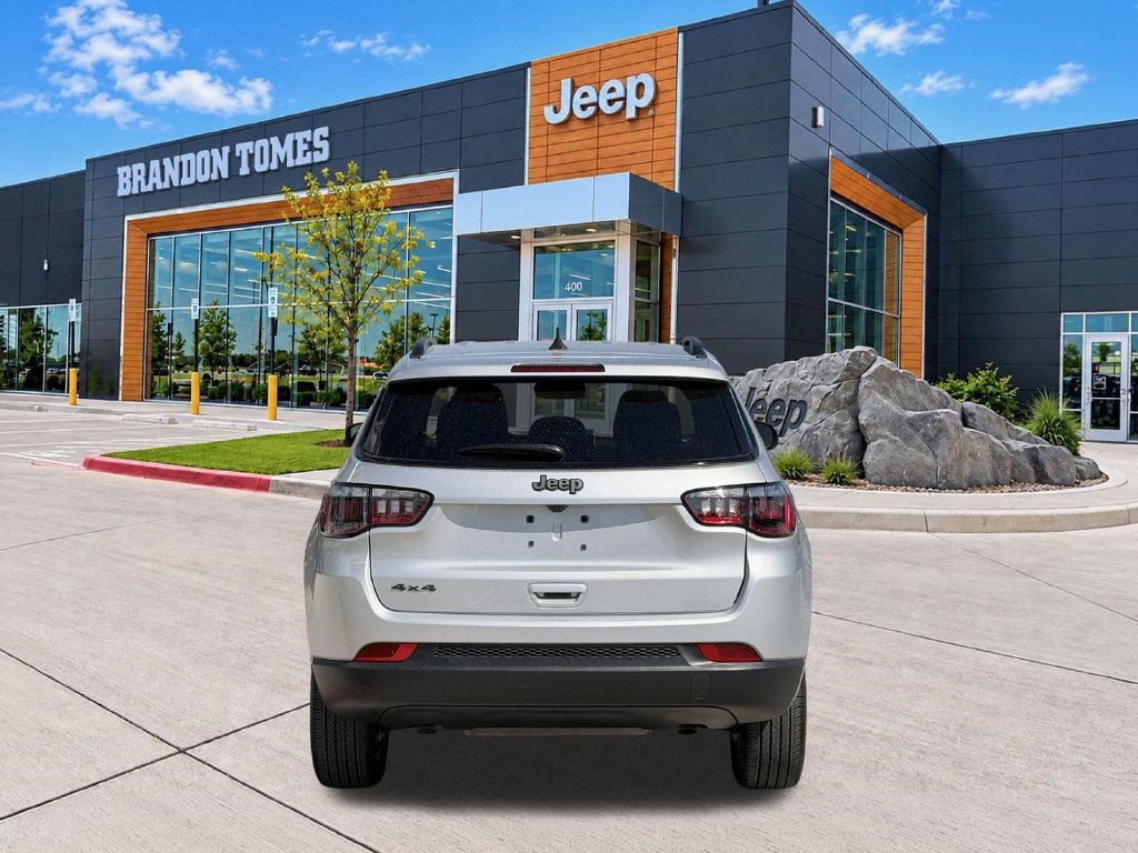 Used 2026 Jeep Compass Latitude AWD/4WD image 4