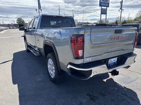 Used 2024 GMC Sierra 3500 SLE w/ SLE Value Package AWD/4WD image 16
