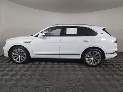 Used 2023 Bentley Bentayga Plug-In Hybrid AWD/4WD image 8