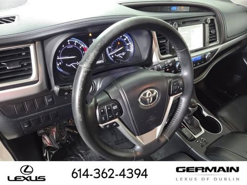 Used 2014 Toyota Highlander XLE AWD/4WD image 15