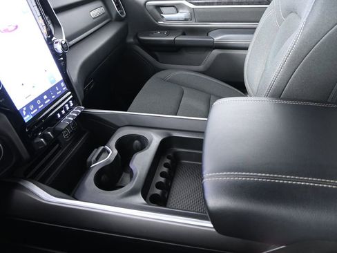 Used 2023 RAM 1500 Big Horn AWD/4WD image 32