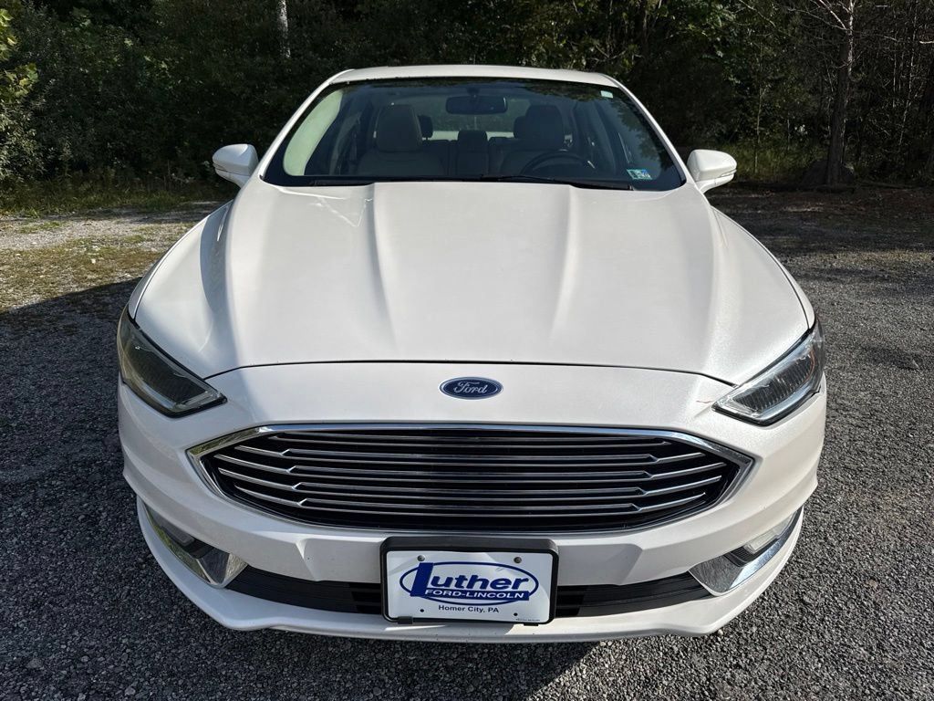 Used 2017 Ford Fusion SE AWD/4WD image 2