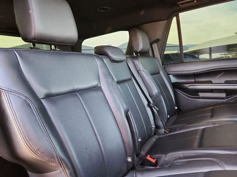 Used 2021 Ford Expedition XLT image 17