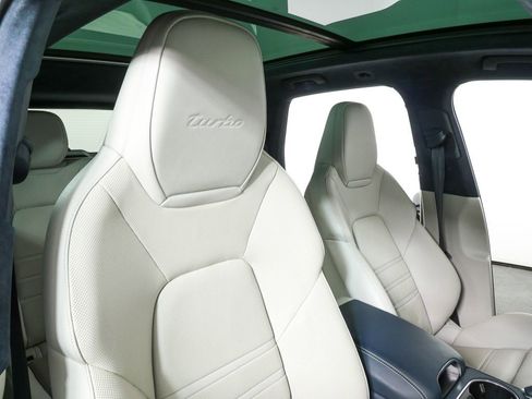 Certified 2021 Porsche Cayenne Turbo AWD/4WD image 25