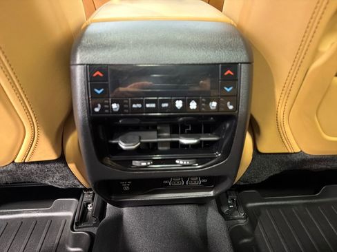 Used 2023 Jeep Grand Cherokee L Summit AWD/4WD image 20