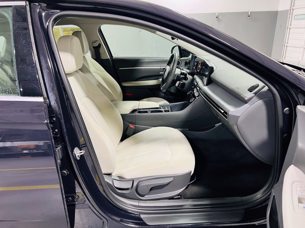Used 2025 Hyundai Sonata SEL FWD image 31