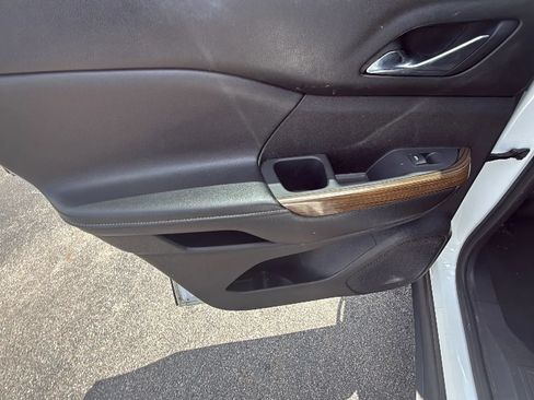 Used 2018 GMC Acadia SLE FWD image 15