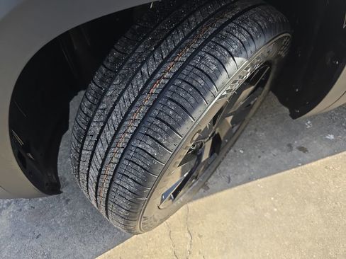 New 2026 Volkswagen Atlas SE image 28