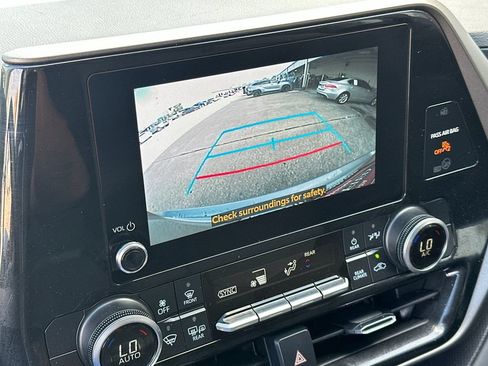 Certified 2025 Toyota Highlander LE AWD/4WD image 21