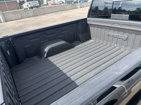 Used 2023 GMC Sierra 1500 AT4 w/ Technology Package AWD/4WD image 28
