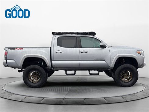 Used 2020 Toyota Tacoma TRD Sport image 6