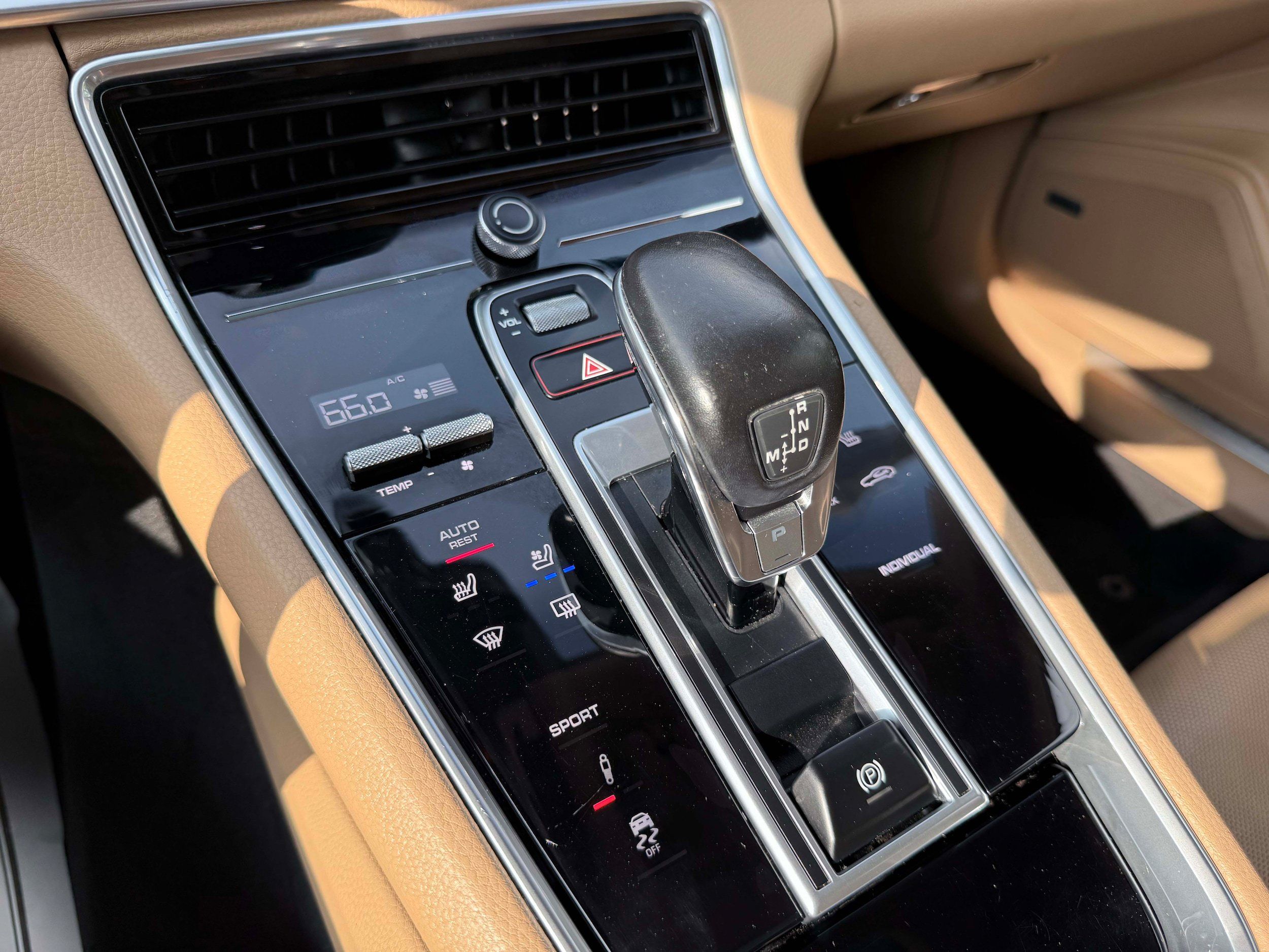 Used 2020 Porsche Panamera 4 AWD/4WD image 26