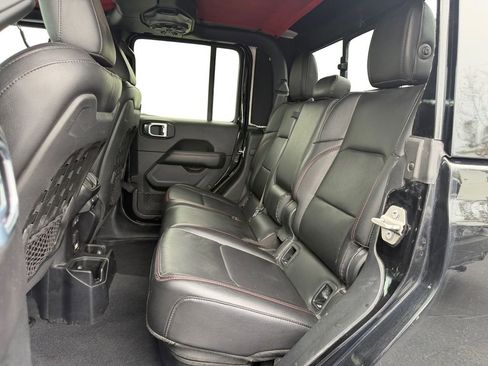 Used 2020 Jeep Gladiator Rubicon AWD/4WD image 16