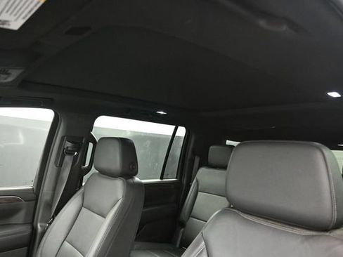 Used 2021 Chevrolet Suburban LT AWD/4WD image 15