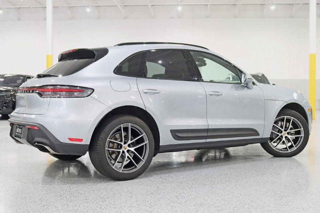 Used 2022 Porsche Macan AWD/4WD image 9