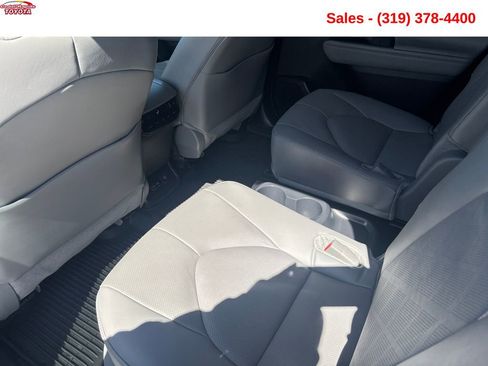 Used 2024 Toyota Highlander Platinum AWD/4WD image 26