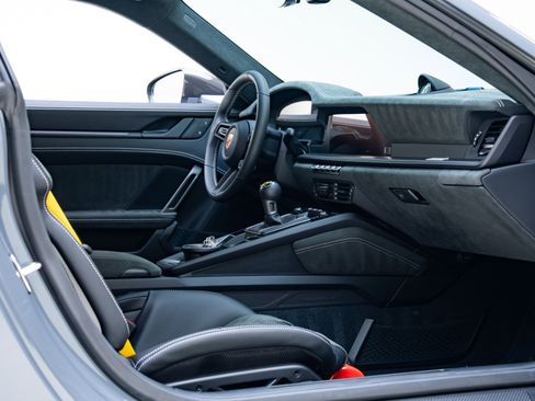 Used 2026 Porsche 911 GT3 RWD image 38