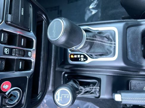 Used 2022 Jeep Gladiator Overland w/ Popular Equipment Package image 22