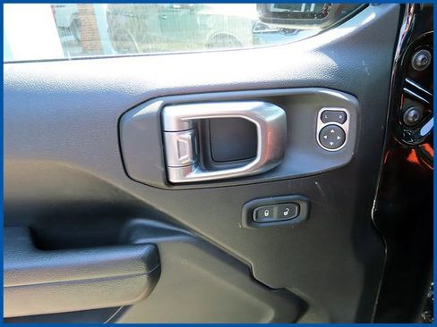 Used 2022 Jeep Gladiator Mojave w/ LED Lighting Group AWD/4WD image 12