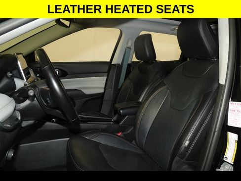 Certified 2022 Jeep Compass Limited w/ Sun and Sound Group AWD/4WD image 4