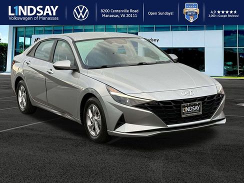 Used 2021 Hyundai Elantra SE image 1