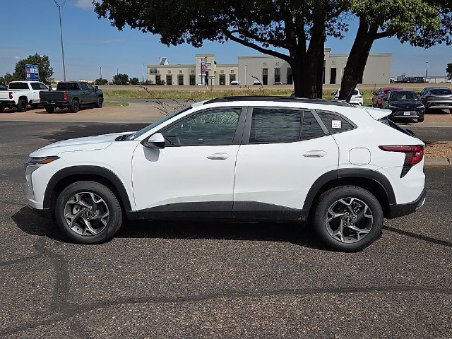 New 2026 Chevrolet Trax LT FWD image 2