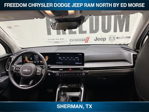 Used 2024 Kia Sorento S image 12