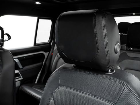 Used 2023 Land Rover Defender 130 X-Dynamic SE image 37