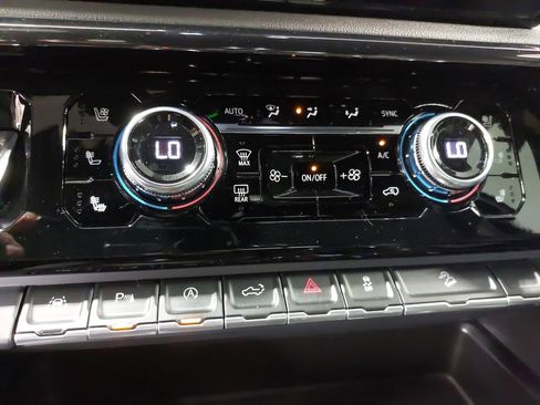 Used 2023 GMC Sierra 1500 AT4 w/ AT4 Preferred Package AWD/4WD image 20