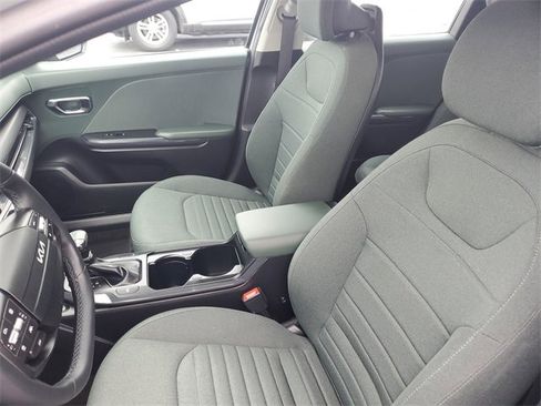 Used 2025 Kia K4 EX image 8