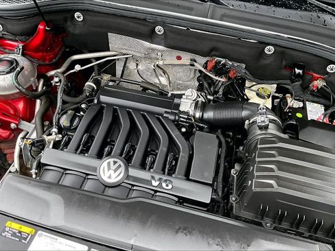 Certified 2022 Volkswagen Atlas Cross Sport SE w/ Black Wheel Package image 30