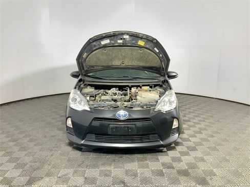 Used 2014 Toyota Prius C Two image 4