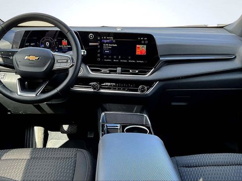 Used 2025 Chevrolet Equinox LT AWD/4WD image 16