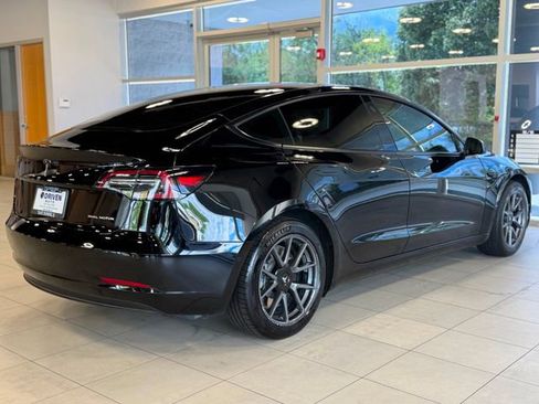 Used 2022 Tesla Model 3 Long Range AWD/4WD image 12