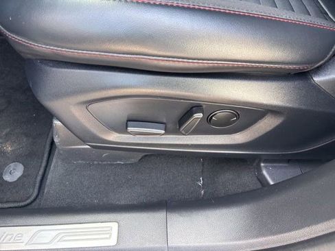 Used 2025 Ford Explorer ST-Line w/ ST-Line Street Pack AWD/4WD image 12