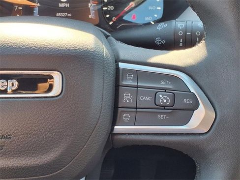 Certified 2024 Jeep Compass Limited image 9