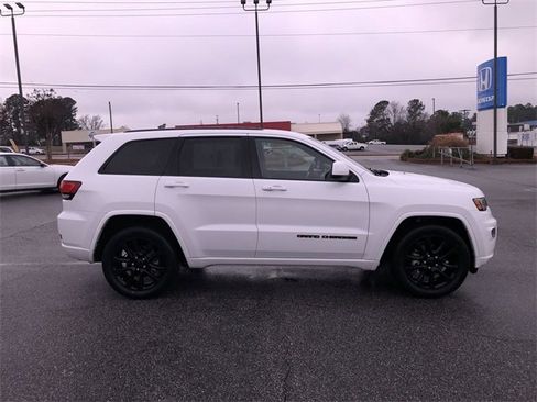 Used 2020 Jeep Grand Cherokee Altitude image 9