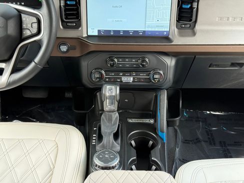 Used 2023 Ford Bronco Outer Banks AWD/4WD image 45