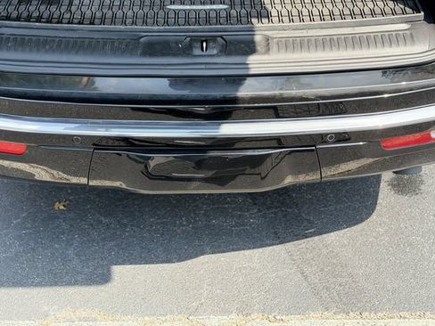 Used 2024 Jeep Wagoneer Series III AWD/4WD image 38