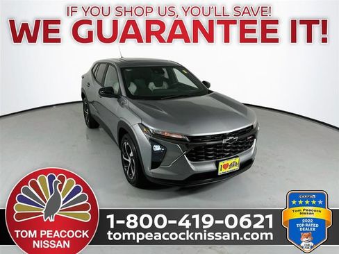 Used 2025 Chevrolet Trax RS w/ Sunroof Package FWD image 1