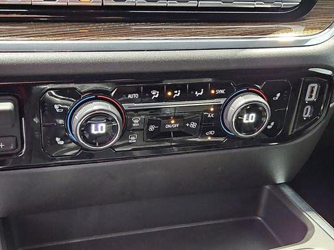 Used 2023 Chevrolet Silverado 1500 RST w/ Convenience Package II AWD/4WD image 22
