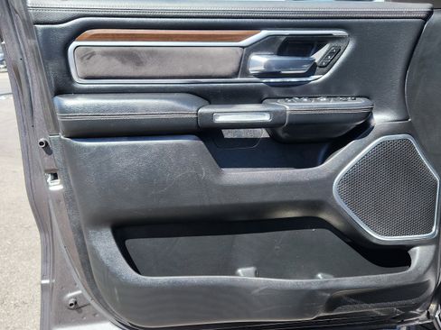 Used 2021 RAM 1500 Laramie AWD/4WD image 10