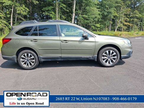 Used 2017 Subaru Outback 2.5i Limited AWD/4WD image 3
