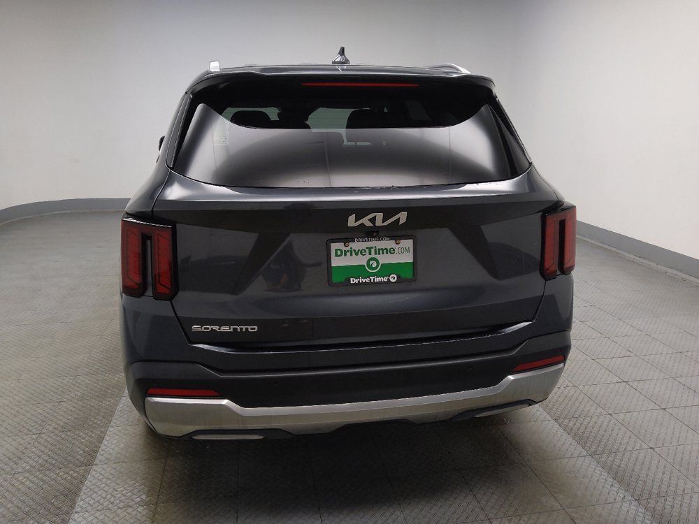 Used 2024 Kia Sorento S FWD image 6