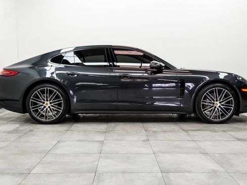 Used 2017 Porsche Panamera image 10