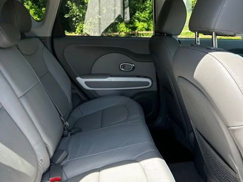 Used 2016 Kia Soul EV + w/ Sun & Fun Package FWD image 17
