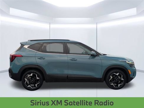 Used 2024 Kia Seltos EX FWD image 8
