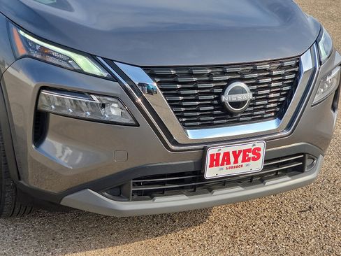 Used 2023 Nissan Rogue SV image 6